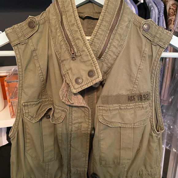 Abercrombie & Fitch Army green vest - Picture 2 of 4